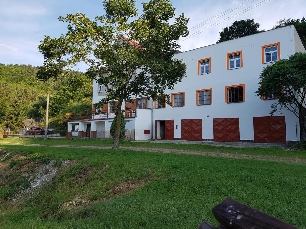 Penzion Na Pracharne Kladruby  المظهر الخارجي الصورة