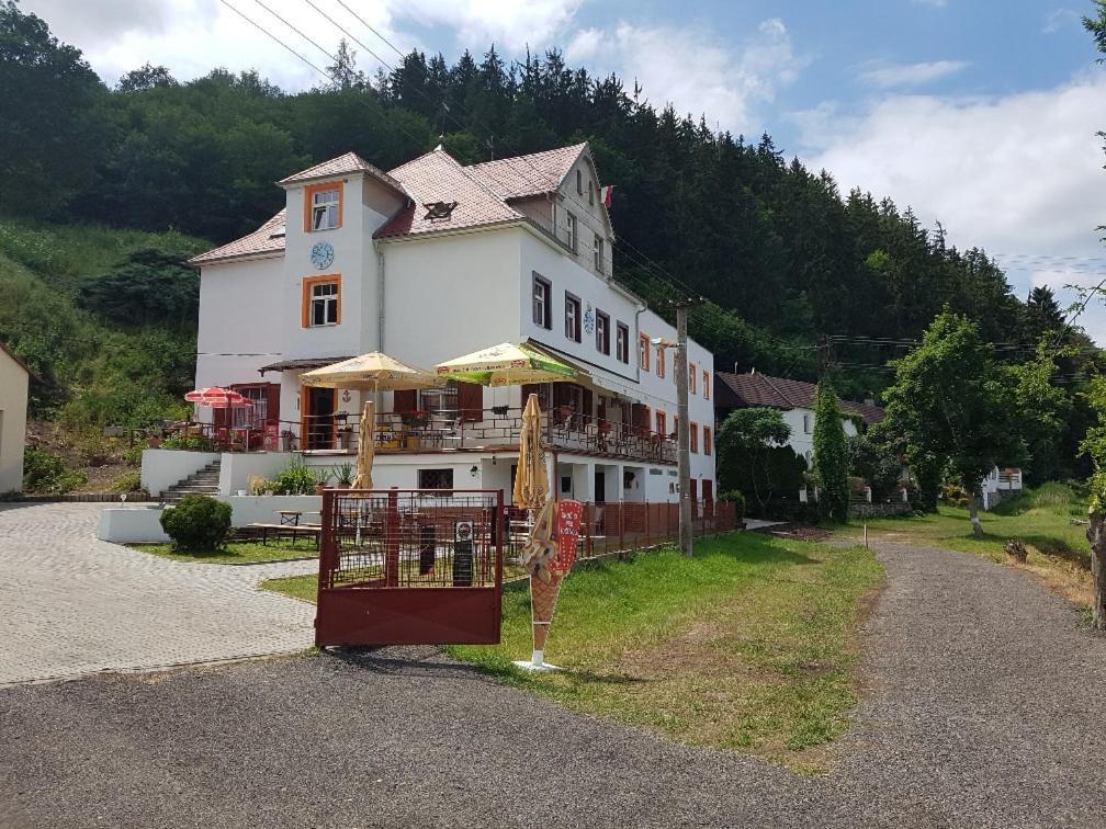 Penzion Na Pracharne Kladruby  المظهر الخارجي الصورة
