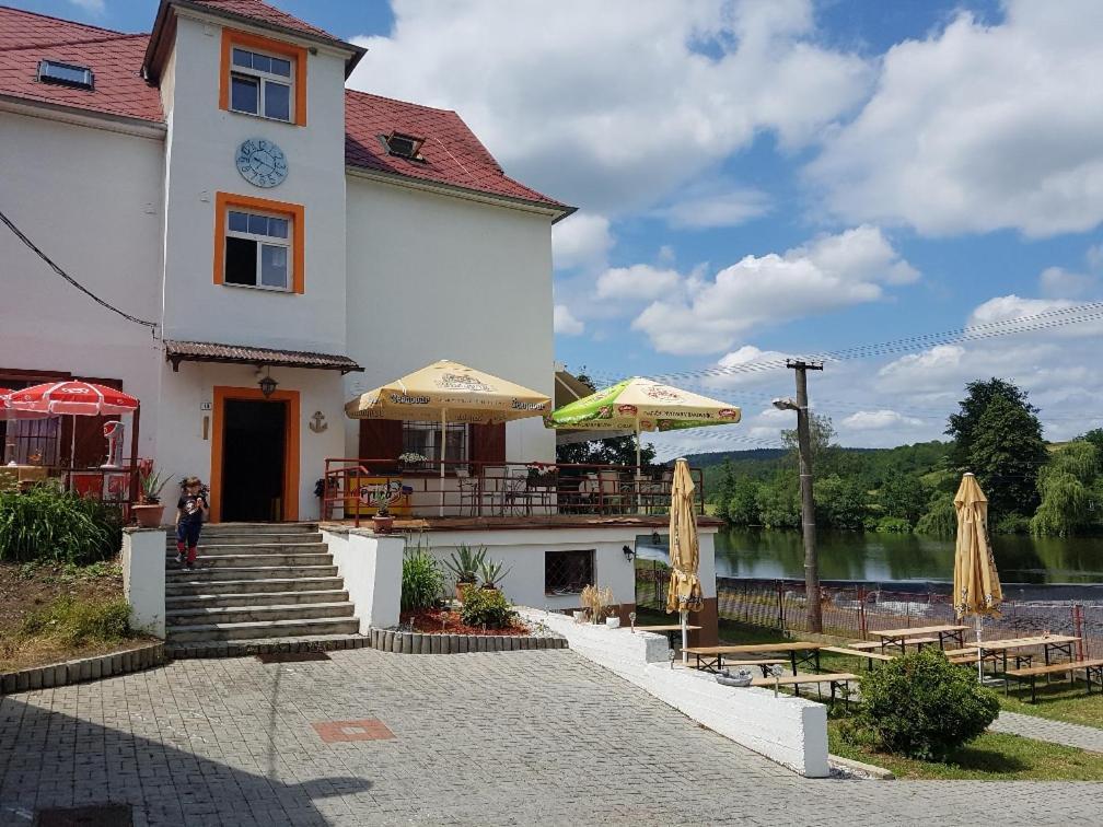 Penzion Na Pracharne Kladruby  المظهر الخارجي الصورة